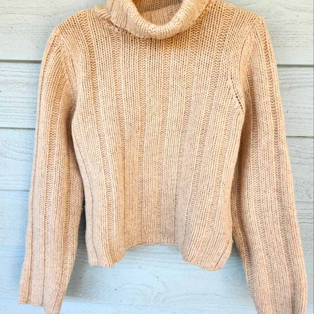 Abercrombie & Fitch Cream Ribbed Turtleneck Sweater, size L